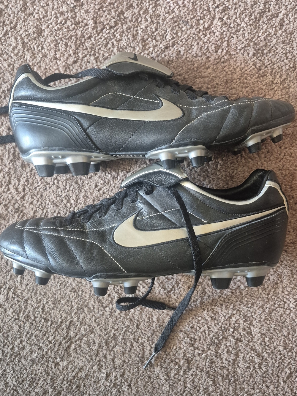 Vintage Nike Tiempo Soccer Cleats with Silver Swoosh